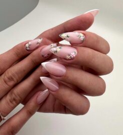 Relux Lounge Ladies Salon